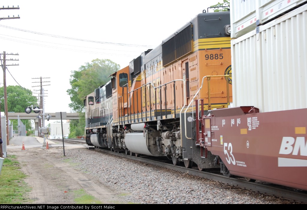 BNSF 9732 &amp; 9885